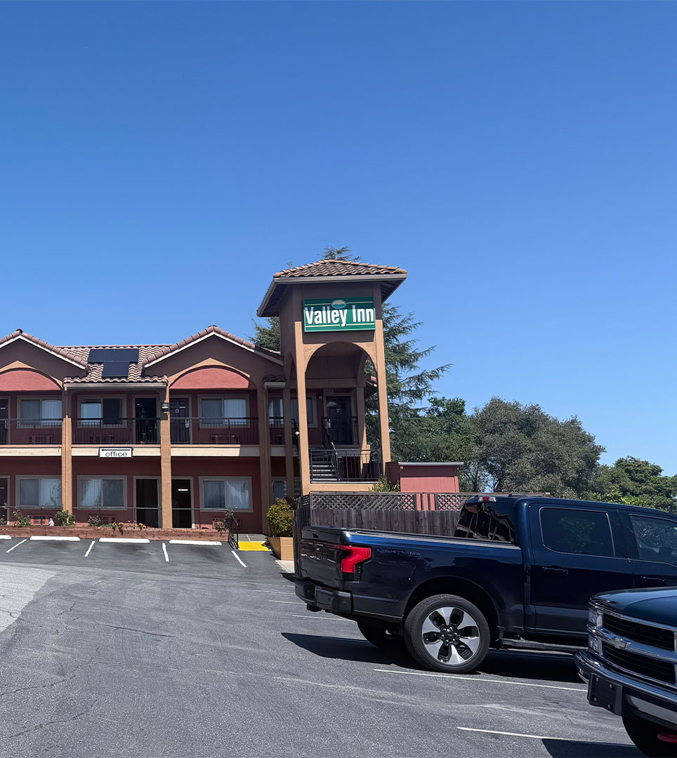 LEARN ABOUT THE AMENITIES AND SERVICES AT OUR WATSONVILLE HOTEL