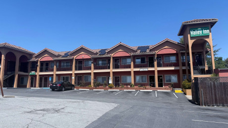 Valley Inn Watsonville - Front View