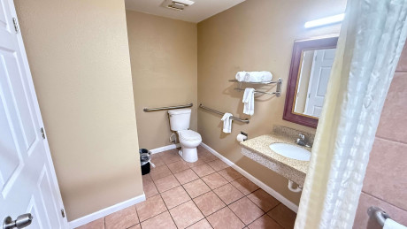 Valley Inn Watsonville - Bathroom