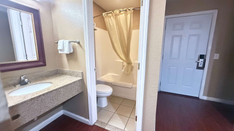 Valley Inn Watsonville - Bathroom